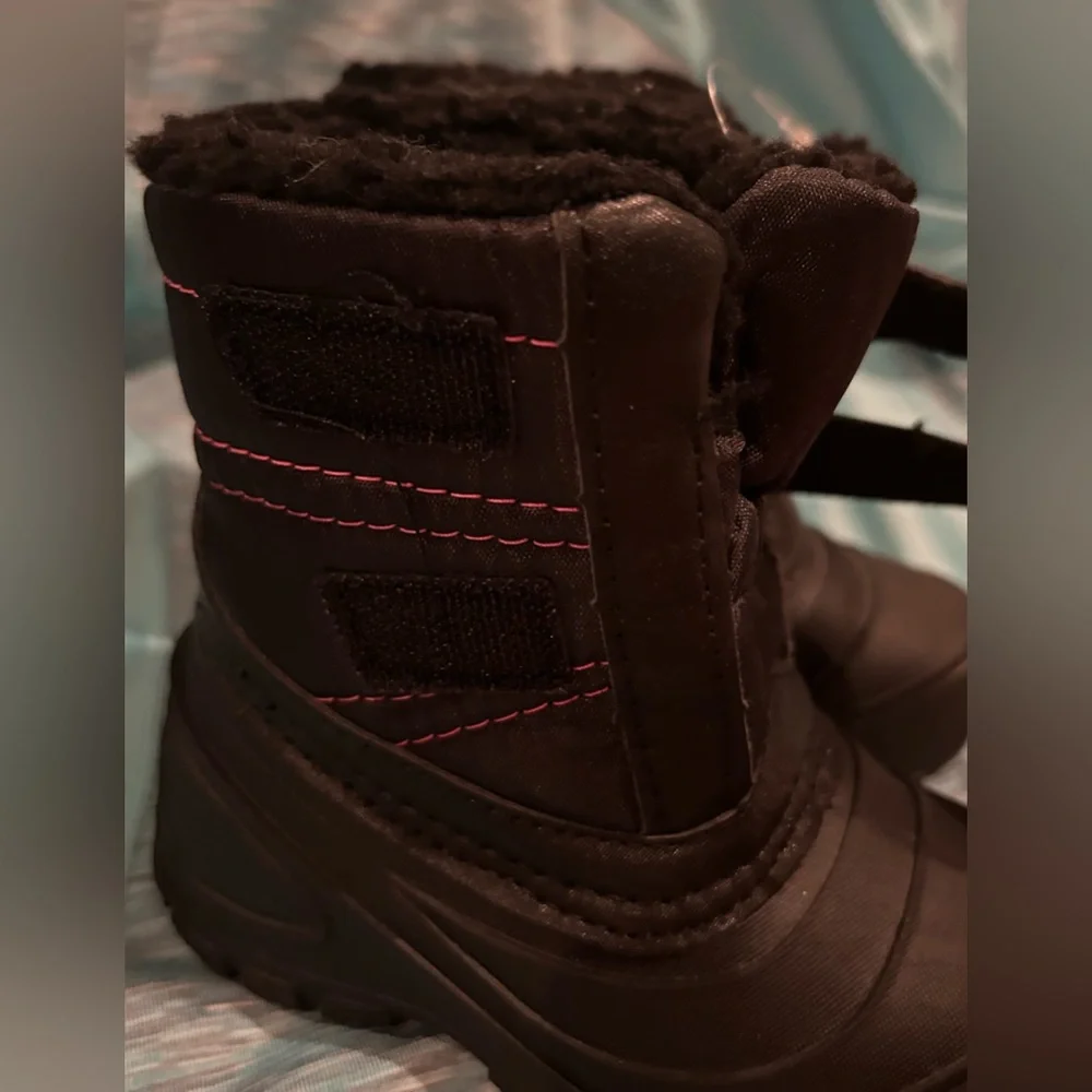 WONDER NATION Snow Winter Boots Velcro straps Toddler Girl sz 7 NEW